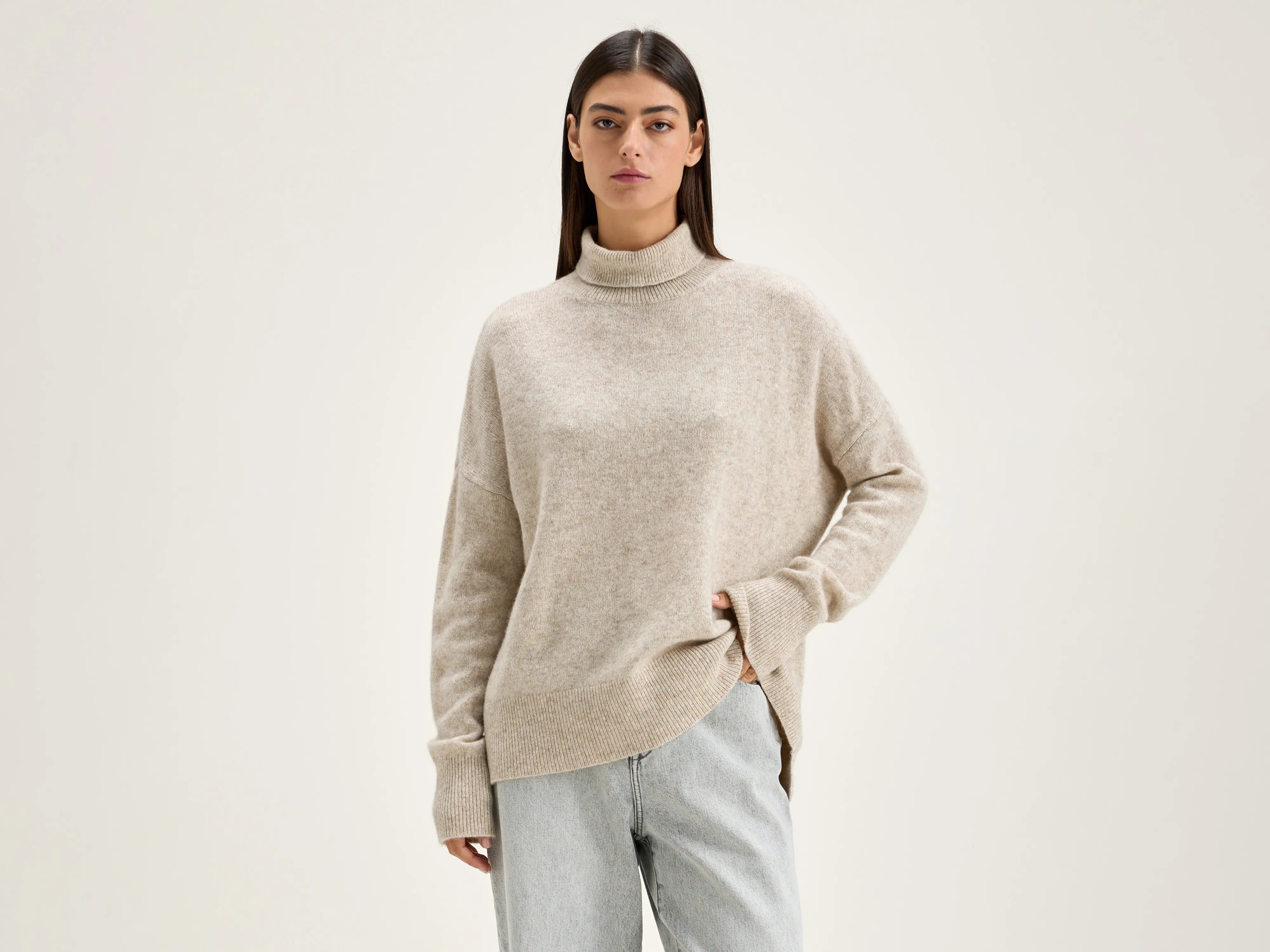 Ganzi turtleneck sweater (242 / W / OYSTER) Bright Pastel Dark