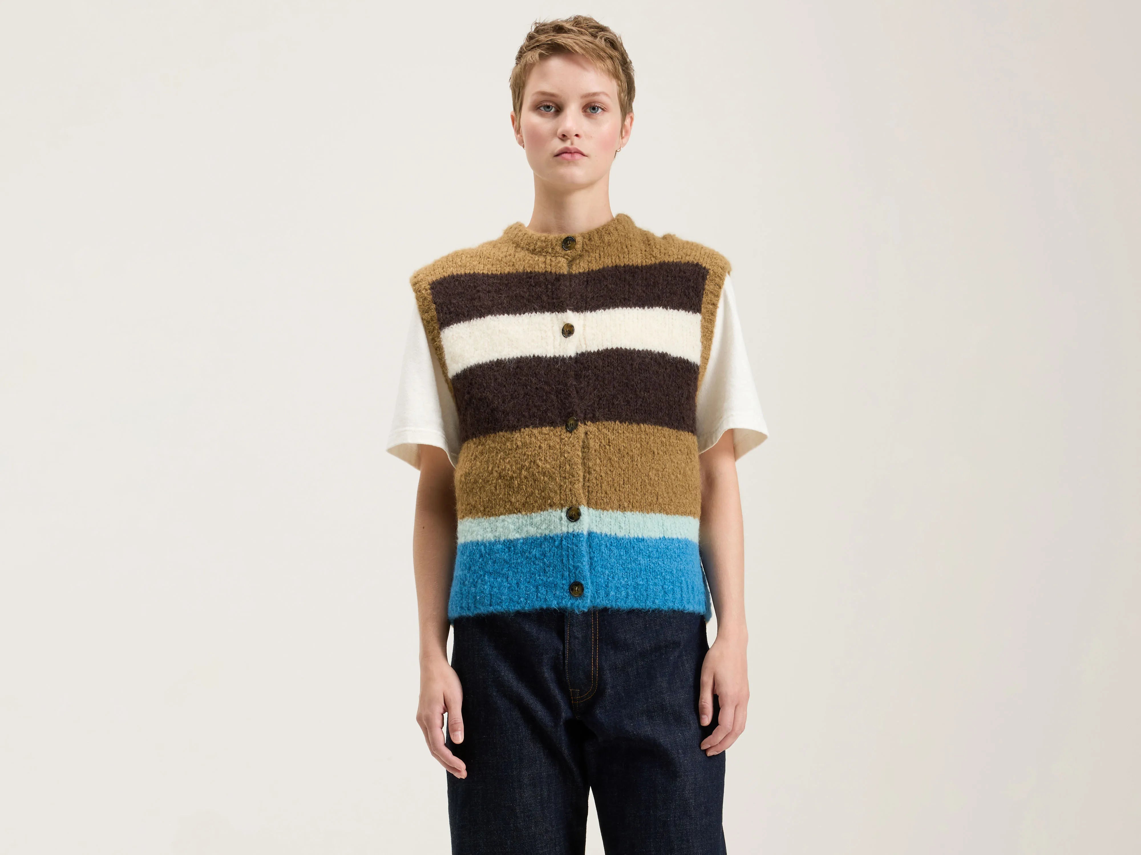 Abogi sleeveless sweater (242 / W / STRIPE A) Front Pockets Side Pockets Patch Pockets