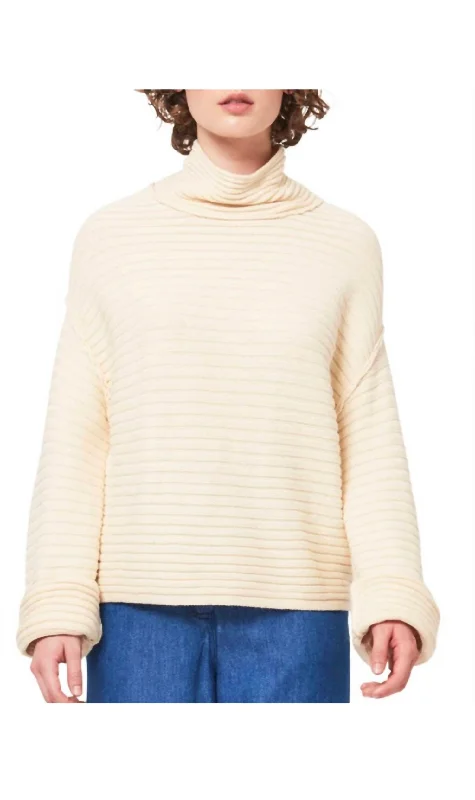 Pema Pullover In Cream Soft Wool Sweater