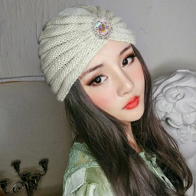 Women's Knitted Cap Bohemian Rhinestone Pullover Hat Autumn Winter Simple Versatile Warm Retro Crochet Hat Crew Neck Wool